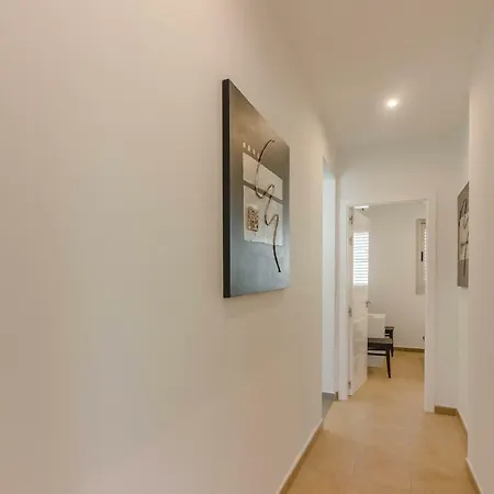 Isabella, Luxury With Heated Pool Ocean View In Adeje, Tenerife 别墅 *