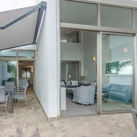 Isabella, Luxury With Heated Pool Ocean View In Adeje, Tenerife 阿德耶