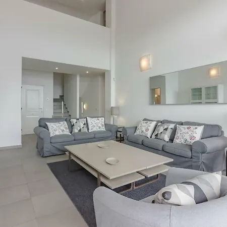 别墅 Isabella, Luxury With Heated Pool Ocean View In Adeje, Tenerife